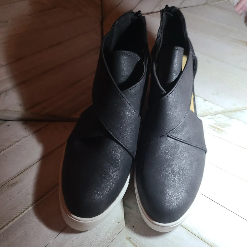 Sugar Size 10 M Black Faux Leather Wedge Sneakers - Picture 6 of 8